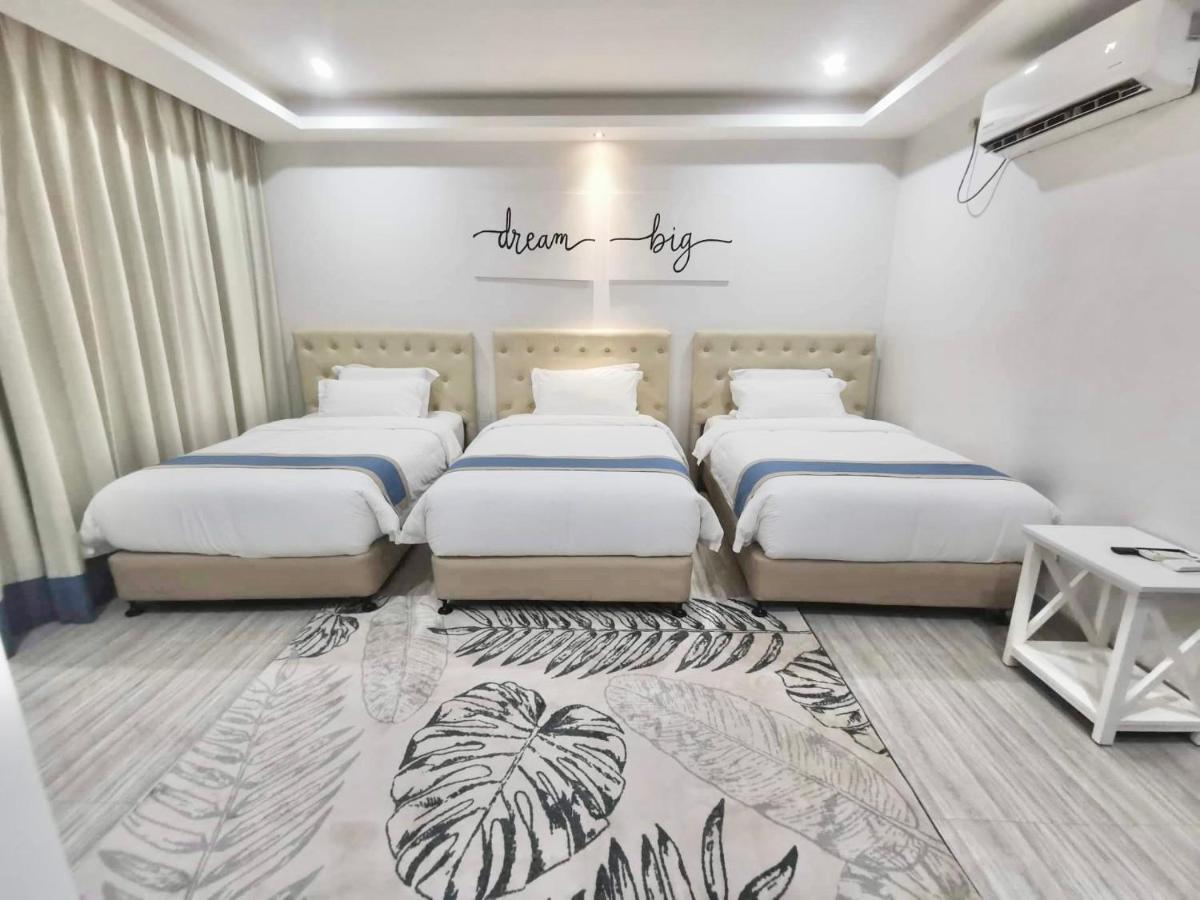 Hampton Suites Davao City Exterior foto