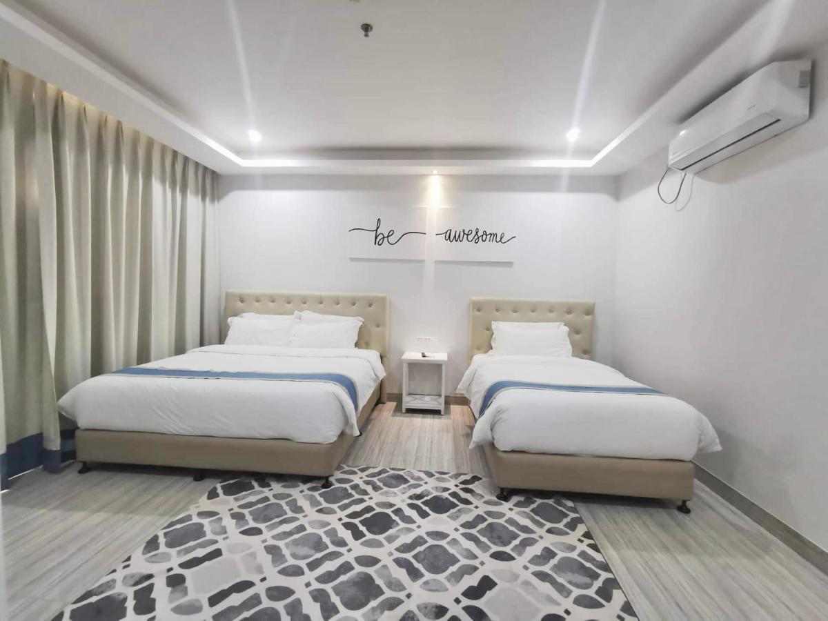 Hampton Suites Davao City Exterior foto
