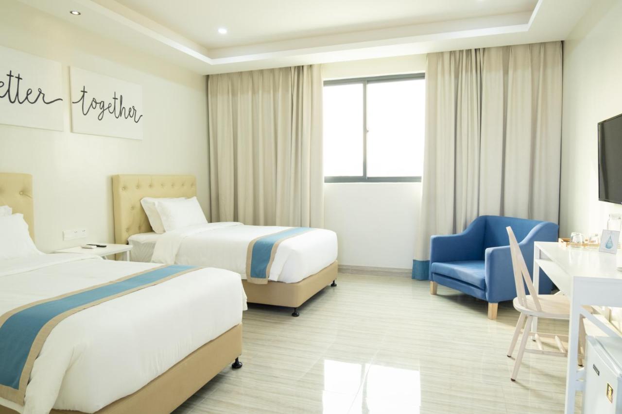Hampton Suites Davao City Exterior foto