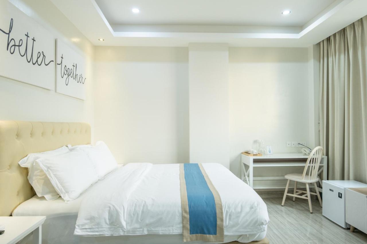 Hampton Suites Davao City Exterior foto